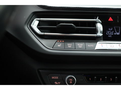 BMW 2 Serie Gran Coupé 218i M Sport | HUD | 18'' | Stoelverw. | Apple CarPlay | Navi