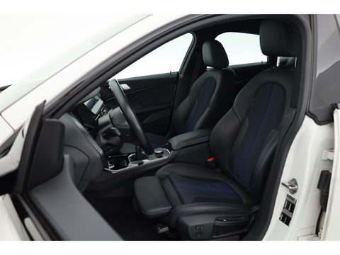 BMW 2 Serie Gran Coupé 218i M Sport | HUD | 18'' | Stoelverw. | Apple CarPlay | Navi