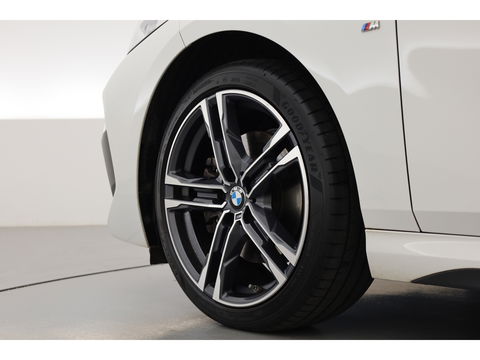 BMW 2 Serie Gran Coupé 218i M Sport | HUD | 18'' | Stoelverw. | Apple CarPlay | Navi