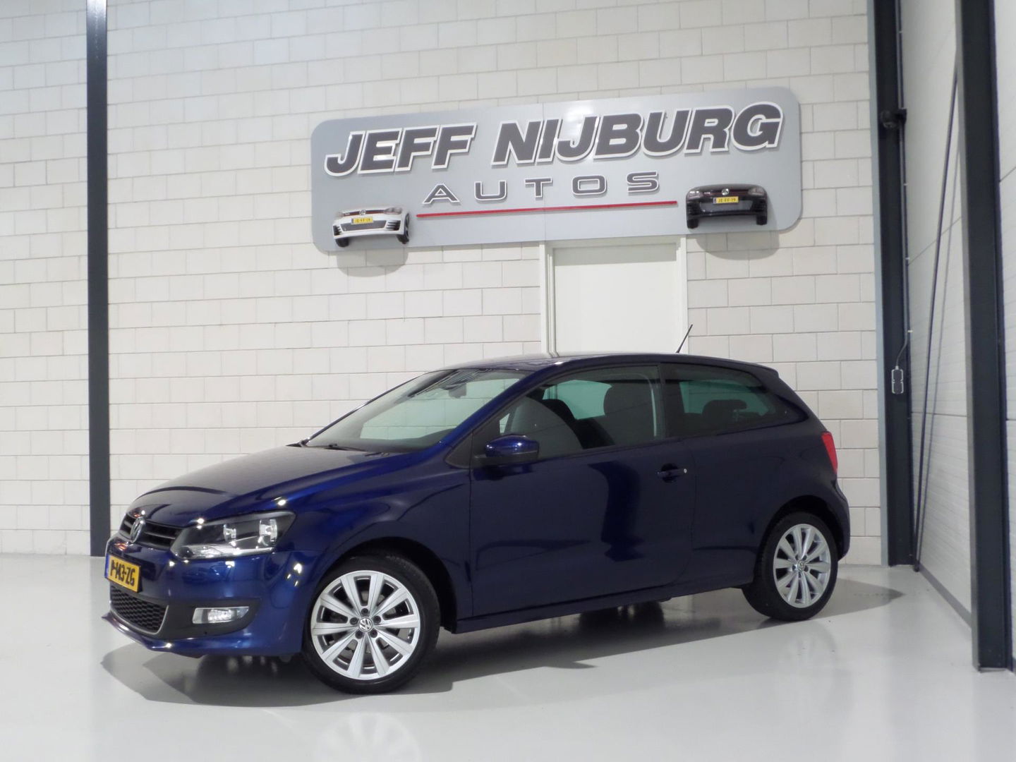 Volkswagen Polo 1.2 TSI DSG Highline Automaat! Stoelverwarming Bluetooth Cruise-control, van 2e eigenaar in uniek mooie staat !