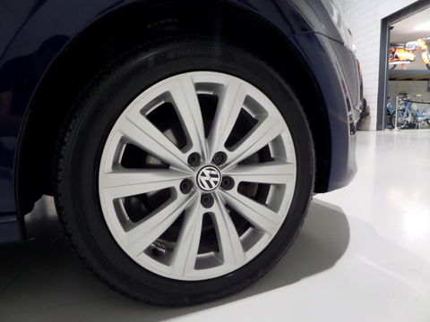 Volkswagen Polo 1.2 TSI DSG Highline Automaat! Stoelverwarming Bluetooth Cruise-control, van 2e eigenaar in uniek mooie staat !