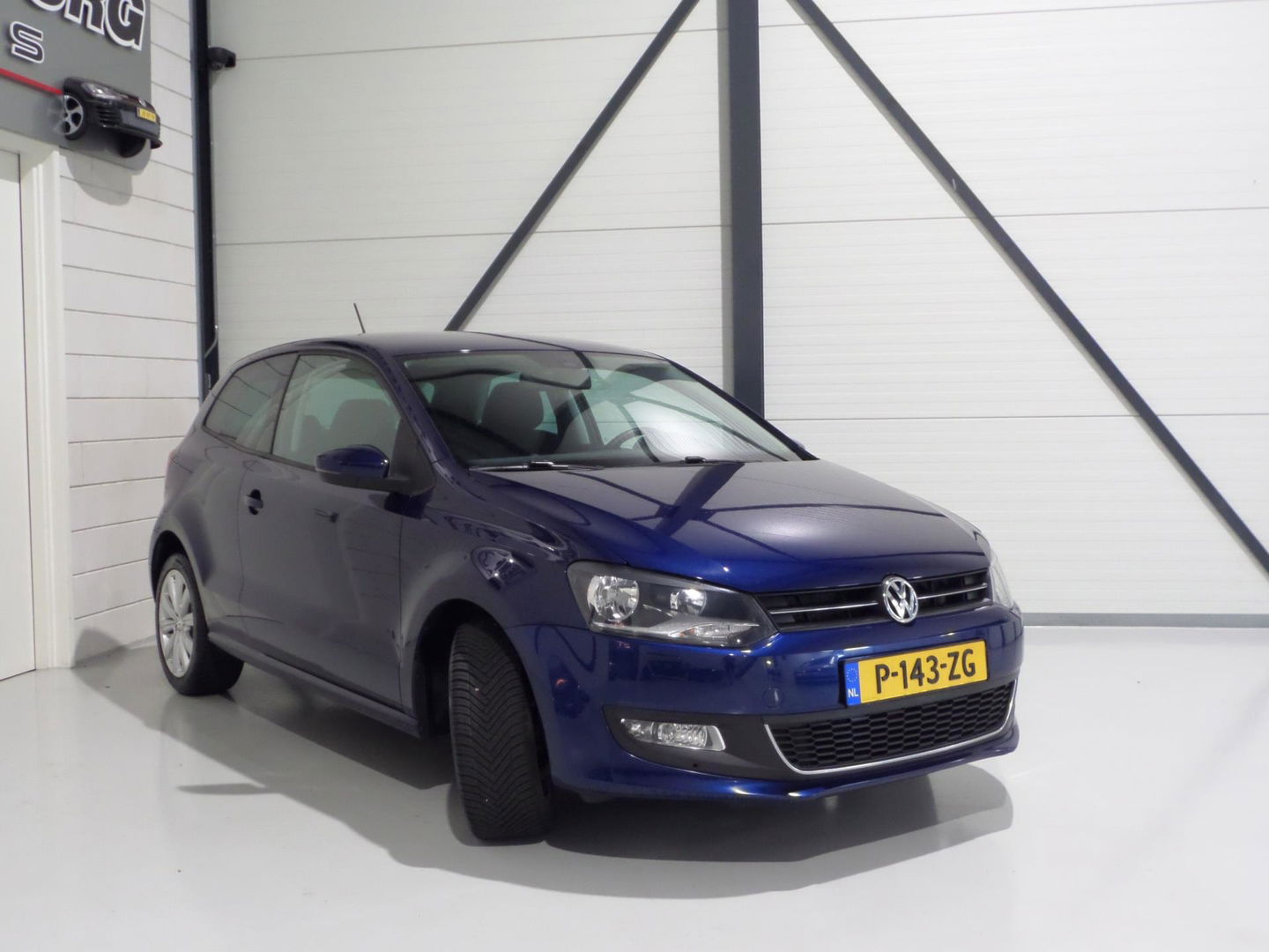 Volkswagen Polo 1.2 TSI DSG Highline Automaat! Stoelverwarming Bluetooth Cruise-control, van 2e eigenaar in uniek mooie staat !