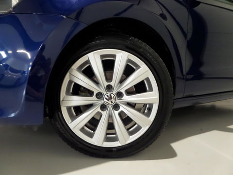 Volkswagen Polo 1.2 TSI DSG Highline Automaat! Stoelverwarming Bluetooth Cruise-control, van 2e eigenaar in uniek mooie staat !