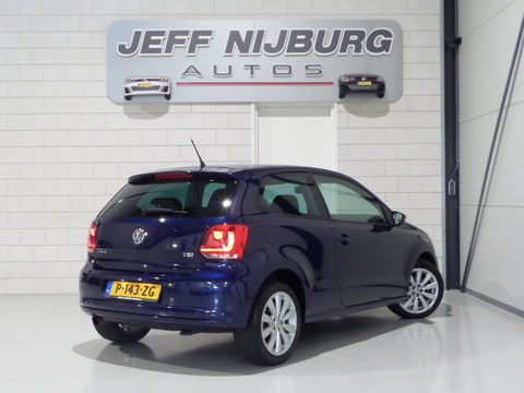 Volkswagen Polo 1.2 TSI DSG Highline Automaat! Stoelverwarming Bluetooth Cruise-control, van 2e eigenaar in uniek mooie staat !