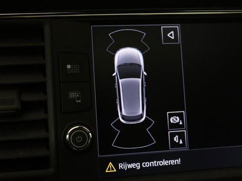 SEAT Leon 1.5 TSI FR Ultimate Edition Black | Panoramadak | Stoelverwarming | Adaptive cruise | Beats Audio | Sfeerverlichting | Carplay | Leder/Alcantara | Full LED | Virtual Cockpit | Keyless | Navigatie