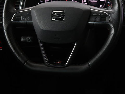 SEAT Leon 1.5 TSI FR Ultimate Edition Black | Panoramadak | Stoelverwarming | Adaptive cruise | Beats Audio | Sfeerverlichting | Carplay | Leder/Alcantara | Full LED | Virtual Cockpit | Keyless | Navigatie