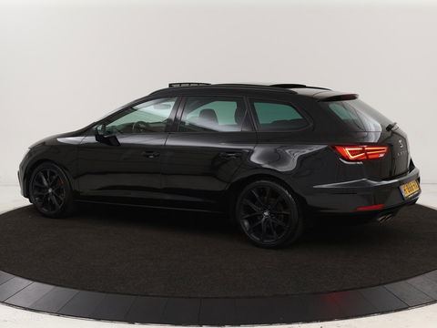 SEAT Leon 1.5 TSI FR Ultimate Edition Black | Panoramadak | Stoelverwarming | Adaptive cruise | Beats Audio | Sfeerverlichting | Carplay | Leder/Alcantara | Full LED | Virtual Cockpit | Keyless | Navigatie
