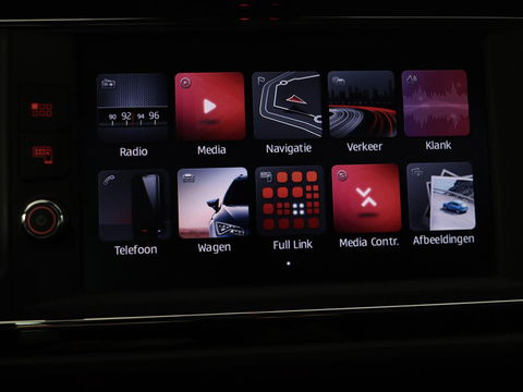 SEAT Leon 1.5 TSI FR Ultimate Edition Black | Panoramadak | Stoelverwarming | Adaptive cruise | Beats Audio | Sfeerverlichting | Carplay | Leder/Alcantara | Full LED | Virtual Cockpit | Keyless | Navigatie