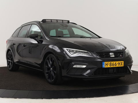 SEAT Leon 1.5 TSI FR Ultimate Edition Black | Panoramadak | Stoelverwarming | Adaptive cruise | Beats Audio | Sfeerverlichting | Carplay | Leder/Alcantara | Full LED | Virtual Cockpit | Keyless | Navigatie