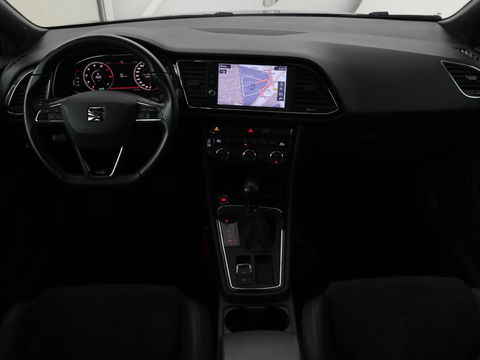SEAT Leon 1.5 TSI FR Ultimate Edition Black | Panoramadak | Stoelverwarming | Adaptive cruise | Beats Audio | Sfeerverlichting | Carplay | Leder/Alcantara | Full LED | Virtual Cockpit | Keyless | Navigatie