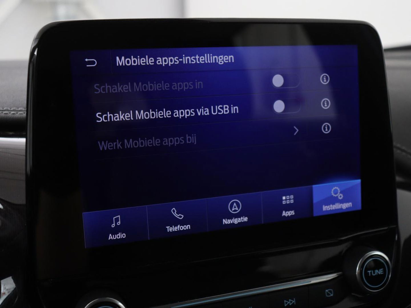 Ford Fiesta 1.0 EcoBoost Vignale | 125pk | Stoel & stuurverwarming | Half leder | B&O Sound | Trekhaak | Carplay | Keyless | Camera | Climate control | Park Assist | Cruise control | Navigatie