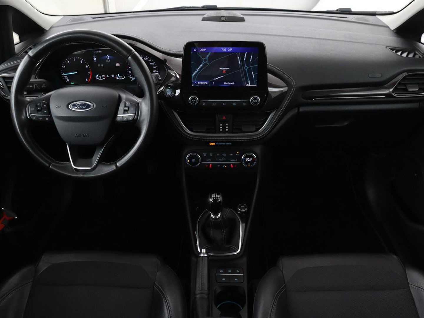 Ford Fiesta 1.0 EcoBoost Vignale | 125pk | Stoel & stuurverwarming | Half leder | B&O Sound | Trekhaak | Carplay | Keyless | Camera | Climate control | Park Assist | Cruise control | Navigatie
