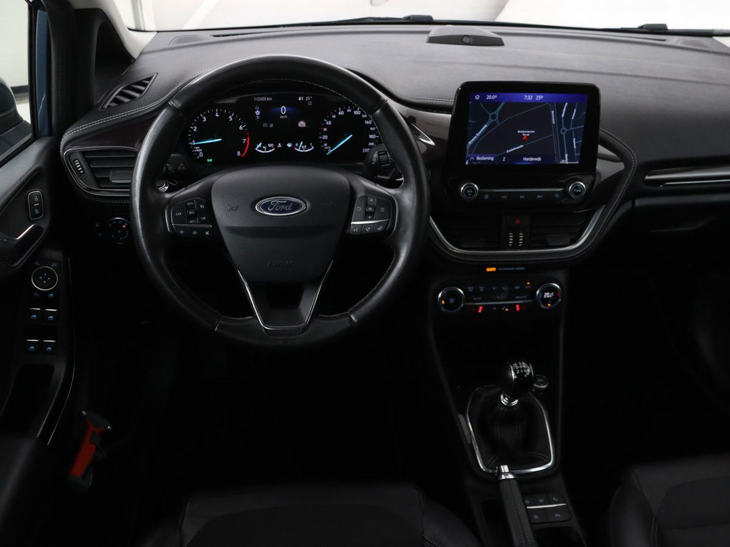 Ford Fiesta 1.0 EcoBoost Vignale | 125pk | Stoel & stuurverwarming | Half leder | B&O Sound | Trekhaak | Carplay | Keyless | Camera | Climate control | Park Assist | Cruise control | Navigatie