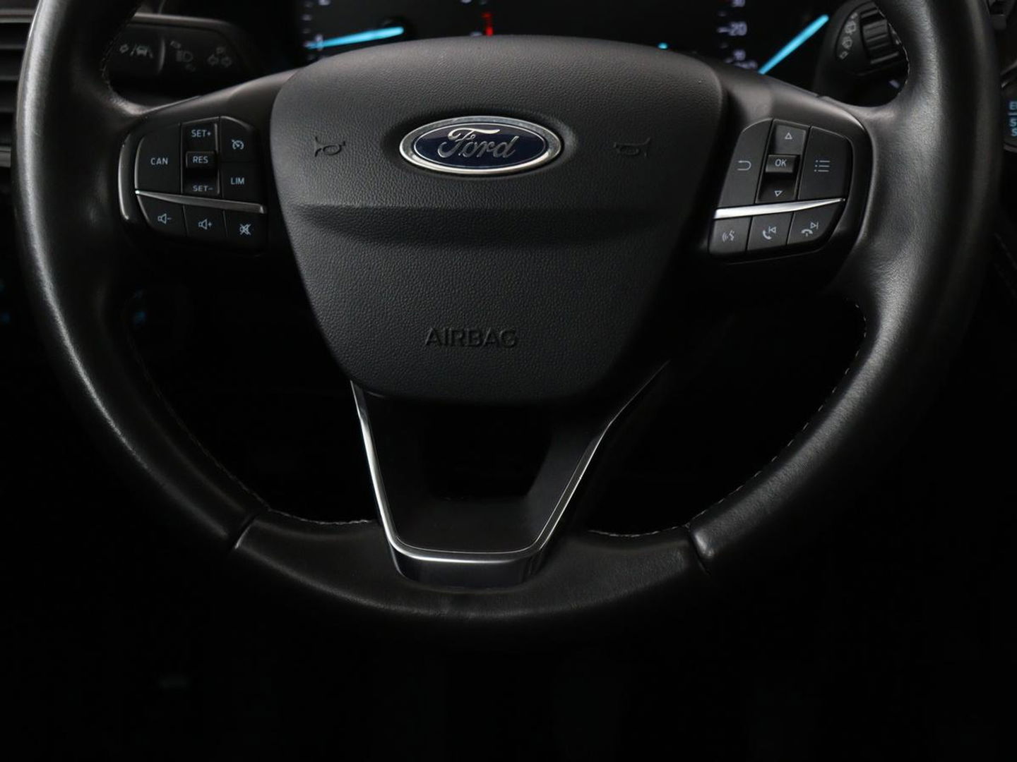 Ford Fiesta 1.0 EcoBoost Vignale | 125pk | Stoel & stuurverwarming | Half leder | B&O Sound | Trekhaak | Carplay | Keyless | Camera | Climate control | Park Assist | Cruise control | Navigatie