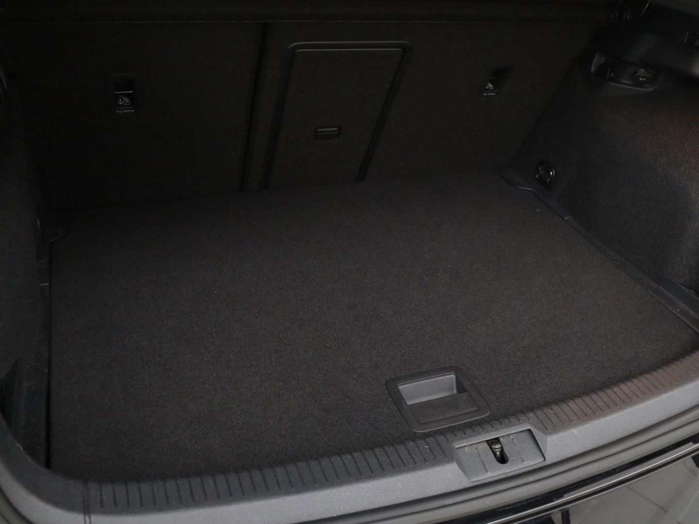 Volkswagen Golf 1.5 TSI Highline | 1e eigenaar | Panoramadak | Stoelverwarming | Dynaudio | Full LED | Massage | Park Assist | Camera | Adaptive cruise | Active Info Display | Climate control