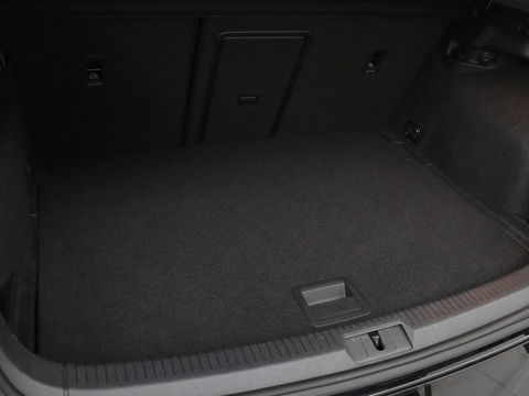Volkswagen Golf 1.5 TSI Highline | 1e eigenaar | Panoramadak | Stoelverwarming | Dynaudio | Full LED | Massage | Park Assist | Camera | Adaptive cruise | Active Info Display | Climate control