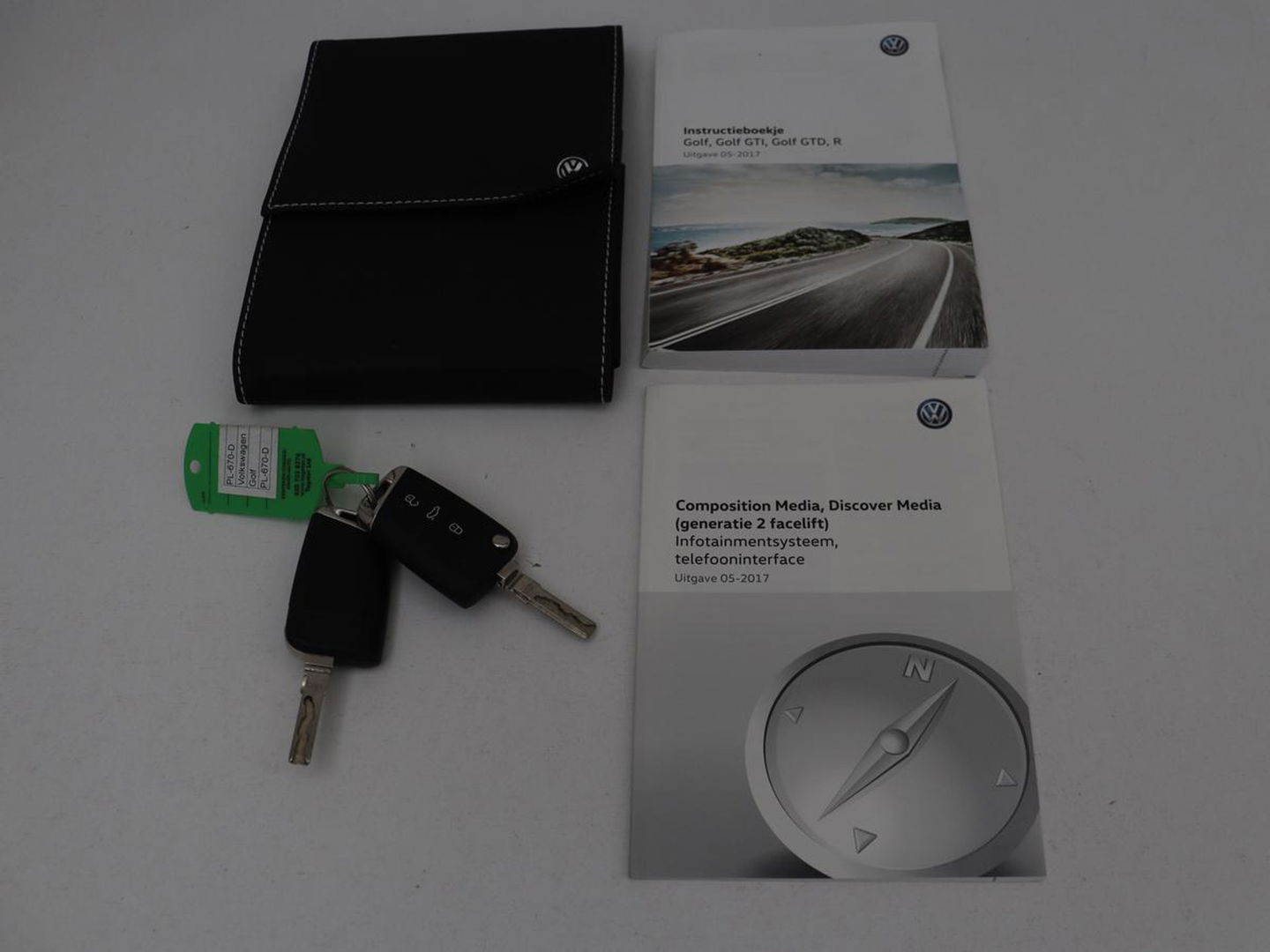Volkswagen Golf 1.5 TSI Highline | 1e eigenaar | Panoramadak | Stoelverwarming | Dynaudio | Full LED | Massage | Park Assist | Camera | Adaptive cruise | Active Info Display | Climate control