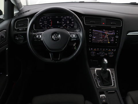 Volkswagen Golf 1.5 TSI Highline | 1e eigenaar | Panoramadak | Stoelverwarming | Dynaudio | Full LED | Massage | Park Assist | Camera | Adaptive cruise | Active Info Display | Climate control
