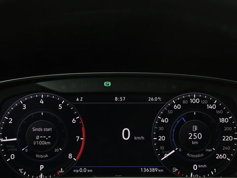 Volkswagen Golf 1.5 TSI Highline | 1e eigenaar | Panoramadak | Stoelverwarming | Dynaudio | Full LED | Massage | Park Assist | Camera | Adaptive cruise | Active Info Display | Climate control