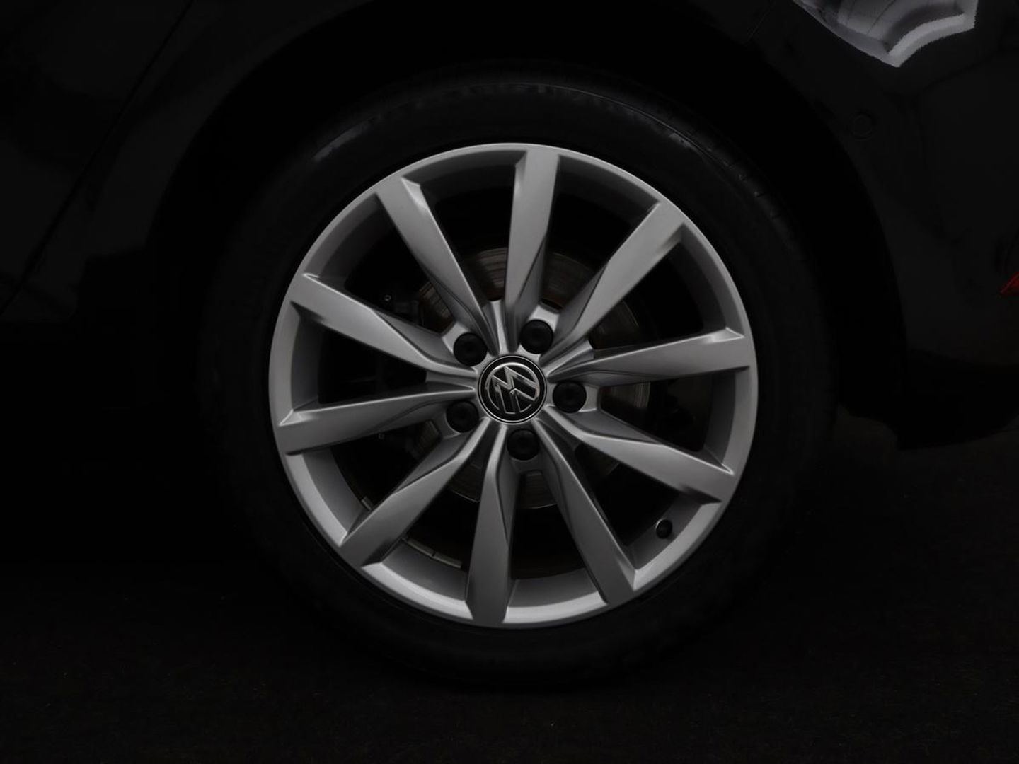 Volkswagen Golf 1.5 TSI Highline | 1e eigenaar | Panoramadak | Stoelverwarming | Dynaudio | Full LED | Massage | Park Assist | Camera | Adaptive cruise | Active Info Display | Climate control