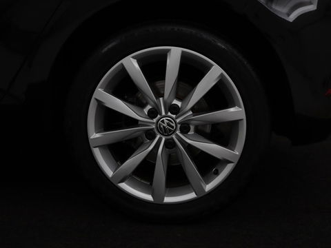 Volkswagen Golf 1.5 TSI Highline | 1e eigenaar | Panoramadak | Stoelverwarming | Dynaudio | Full LED | Massage | Park Assist | Camera | Adaptive cruise | Active Info Display | Climate control