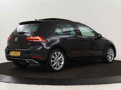 Volkswagen Golf 1.5 TSI Highline | 1e eigenaar | Panoramadak | Stoelverwarming | Dynaudio | Full LED | Massage | Park Assist | Camera | Adaptive cruise | Active Info Display | Climate control