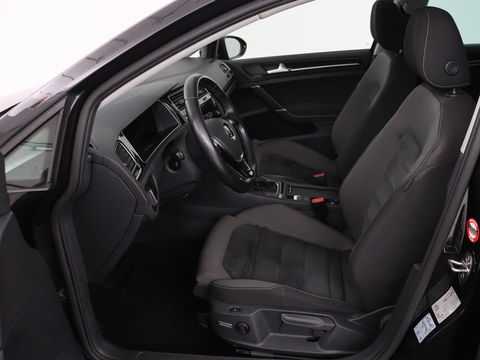 Volkswagen Golf 1.5 TSI Highline | 1e eigenaar | Panoramadak | Stoelverwarming | Dynaudio | Full LED | Massage | Park Assist | Camera | Adaptive cruise | Active Info Display | Climate control