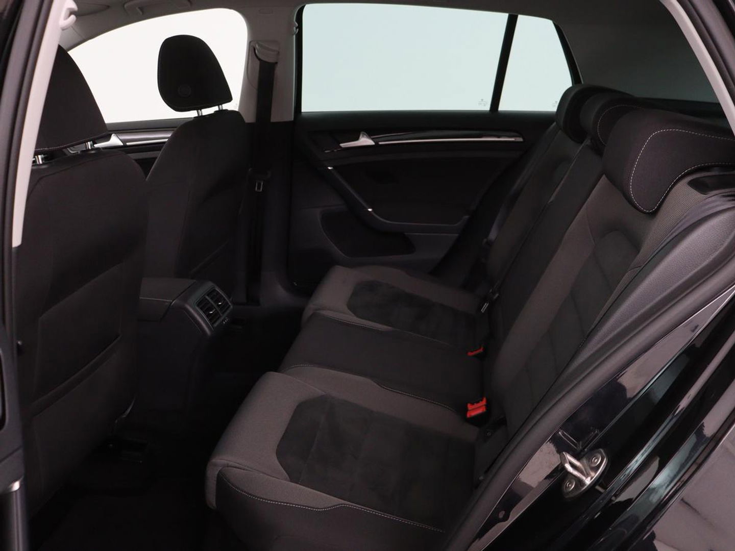 Volkswagen Golf 1.5 TSI Highline | 1e eigenaar | Panoramadak | Stoelverwarming | Dynaudio | Full LED | Massage | Park Assist | Camera | Adaptive cruise | Active Info Display | Climate control