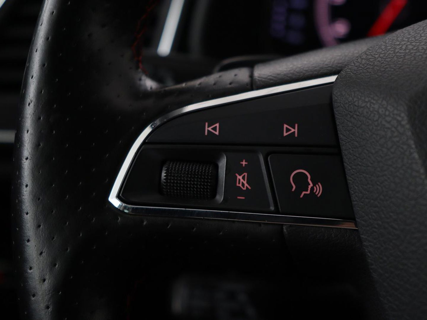 SEAT Leon 1.5 TSI FR Business Intens | Stoelverwarming | Trekhaak | Adaptive cruise | Carplay | Virtual Cockpit | Full LED | Sfeerverlichting | Navigatie