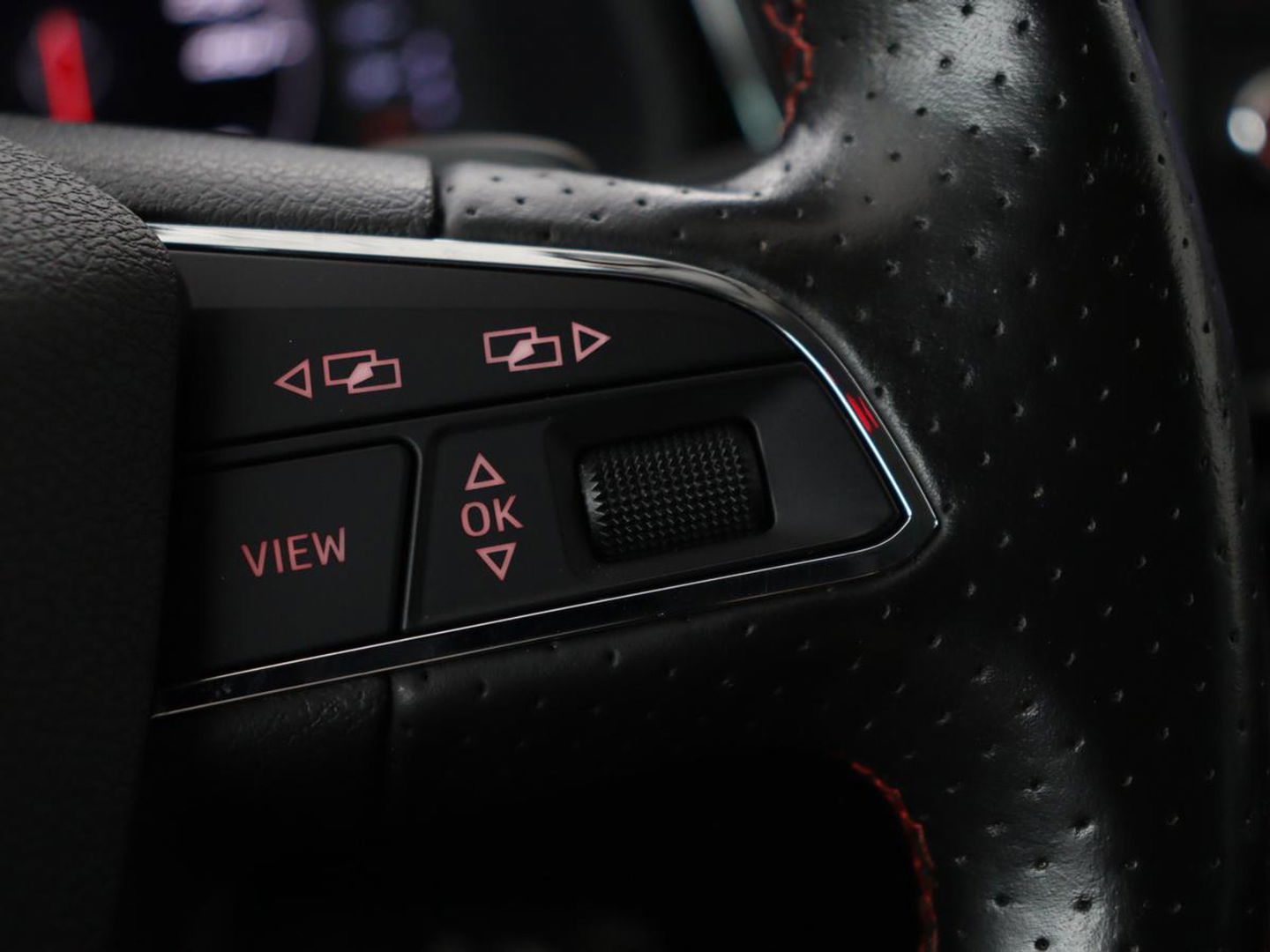 SEAT Leon 1.5 TSI FR Business Intens | Stoelverwarming | Trekhaak | Adaptive cruise | Carplay | Virtual Cockpit | Full LED | Sfeerverlichting | Navigatie