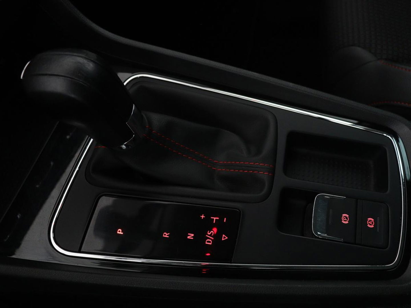 SEAT Leon 1.5 TSI FR Business Intens | Stoelverwarming | Trekhaak | Adaptive cruise | Carplay | Virtual Cockpit | Full LED | Sfeerverlichting | Navigatie