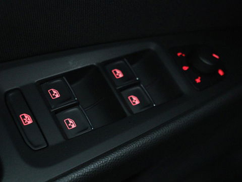 SEAT Leon 1.5 TSI FR Business Intens | Stoelverwarming | Trekhaak | Adaptive cruise | Carplay | Virtual Cockpit | Full LED | Sfeerverlichting | Navigatie