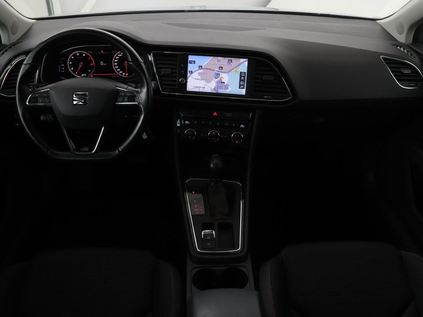 SEAT Leon 1.5 TSI FR Business Intens | Stoelverwarming | Trekhaak | Adaptive cruise | Carplay | Virtual Cockpit | Full LED | Sfeerverlichting | Navigatie