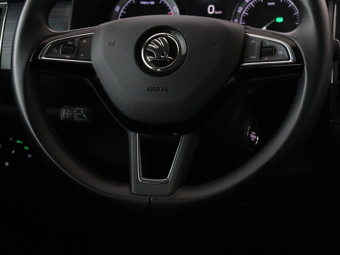 Škoda Kodiaq 1.5 TSI Business Edition 7-persoons | Trekhaak | Stoelverwarming | Adaptive cruise | Canton Sound | Carplay | Half leder | Keyless | Full LED | Navigatie