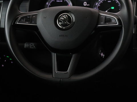 Škoda Kodiaq 1.5 TSI Business Edition 7-persoons | Trekhaak | Stoelverwarming | Adaptive cruise | Canton Sound | Carplay | Half leder | Keyless | Full LED | Navigatie