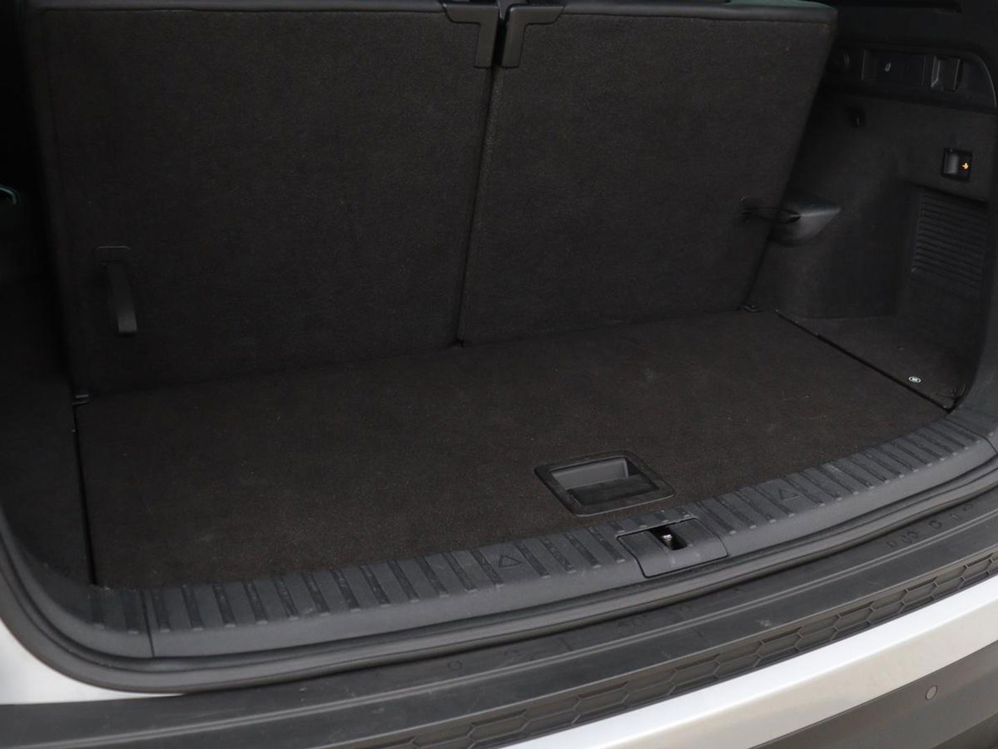 Škoda Kodiaq 1.5 TSI Business Edition 7-persoons | Trekhaak | Stoelverwarming | Adaptive cruise | Canton Sound | Carplay | Half leder | Keyless | Full LED | Navigatie
