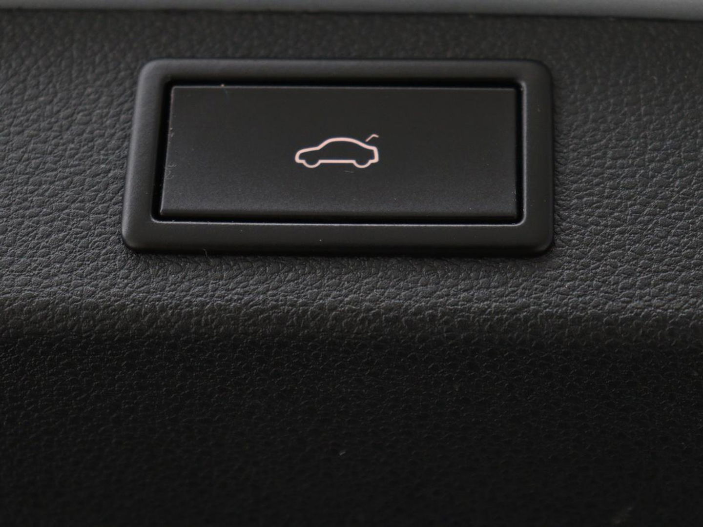 Škoda Kodiaq 1.5 TSI Business Edition 7-persoons | Trekhaak | Stoelverwarming | Adaptive cruise | Canton Sound | Carplay | Half leder | Keyless | Full LED | Navigatie