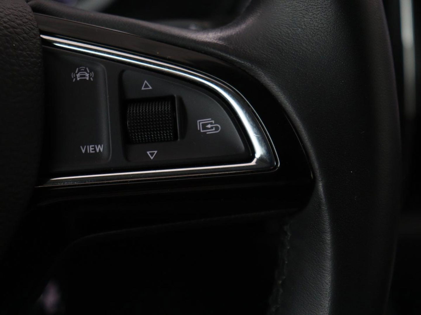 Škoda Kodiaq 1.5 TSI Business Edition 7-persoons | Trekhaak | Stoelverwarming | Adaptive cruise | Canton Sound | Carplay | Half leder | Keyless | Full LED | Navigatie