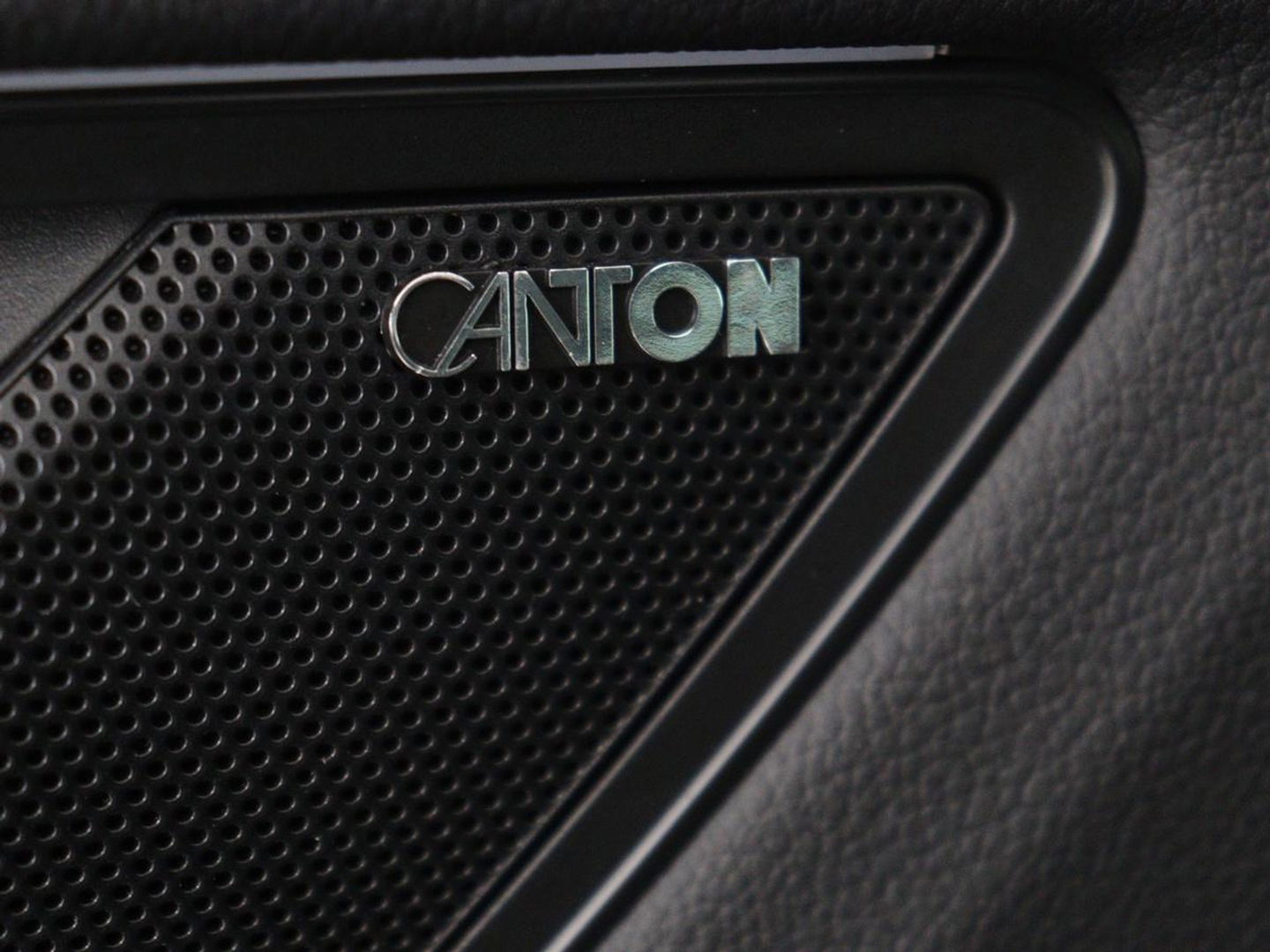 Škoda Kodiaq 1.5 TSI Business Edition 7-persoons | Trekhaak | Stoelverwarming | Adaptive cruise | Canton Sound | Carplay | Half leder | Keyless | Full LED | Navigatie