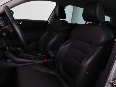 Škoda Kodiaq 1.5 TSI Business Edition 7-persoons | Trekhaak | Stoelverwarming | Adaptive cruise | Canton Sound | Carplay | Half leder | Keyless | Full LED | Navigatie