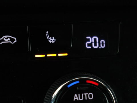 Škoda Kodiaq 1.5 TSI Business Edition 7-persoons | Trekhaak | Stoelverwarming | Adaptive cruise | Canton Sound | Carplay | Half leder | Keyless | Full LED | Navigatie