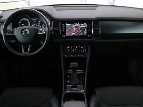 Škoda Kodiaq 1.5 TSI Business Edition 7-persoons | Trekhaak | Stoelverwarming | Adaptive cruise | Canton Sound | Carplay | Half leder | Keyless | Full LED | Navigatie