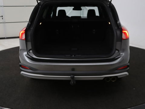 Ford Focus 1.0 EcoBoost Active | Trekhaak | Half leder | Stoel & stuurverwarming | B&O Sound | Camera | Adaptive cruise | Climate control | Keyless | Full LED