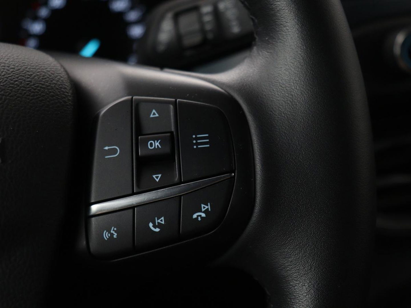 Ford Focus 1.0 EcoBoost Active | Trekhaak | Half leder | Stoel & stuurverwarming | B&O Sound | Camera | Adaptive cruise | Climate control | Keyless | Full LED
