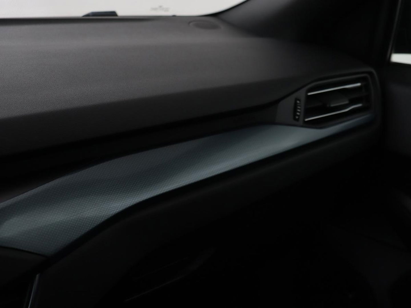 Ford Focus 1.0 EcoBoost Active | Trekhaak | Half leder | Stoel & stuurverwarming | B&O Sound | Camera | Adaptive cruise | Climate control | Keyless | Full LED
