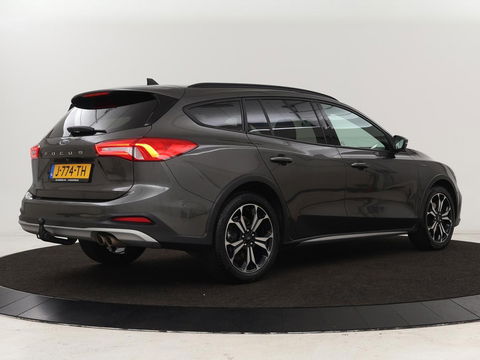 Ford Focus 1.0 EcoBoost Active | Trekhaak | Half leder | Stoel & stuurverwarming | B&O Sound | Camera | Adaptive cruise | Climate control | Keyless | Full LED