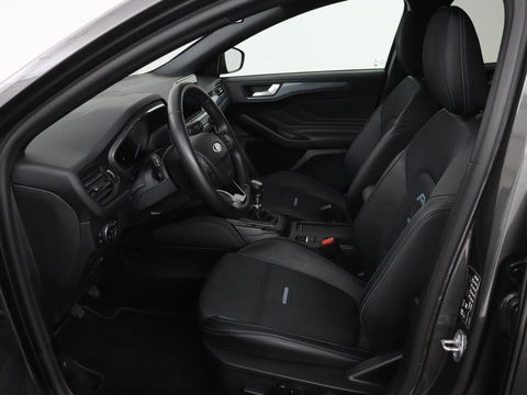 Ford Focus 1.0 EcoBoost Active | Trekhaak | Half leder | Stoel & stuurverwarming | B&O Sound | Camera | Adaptive cruise | Climate control | Keyless | Full LED