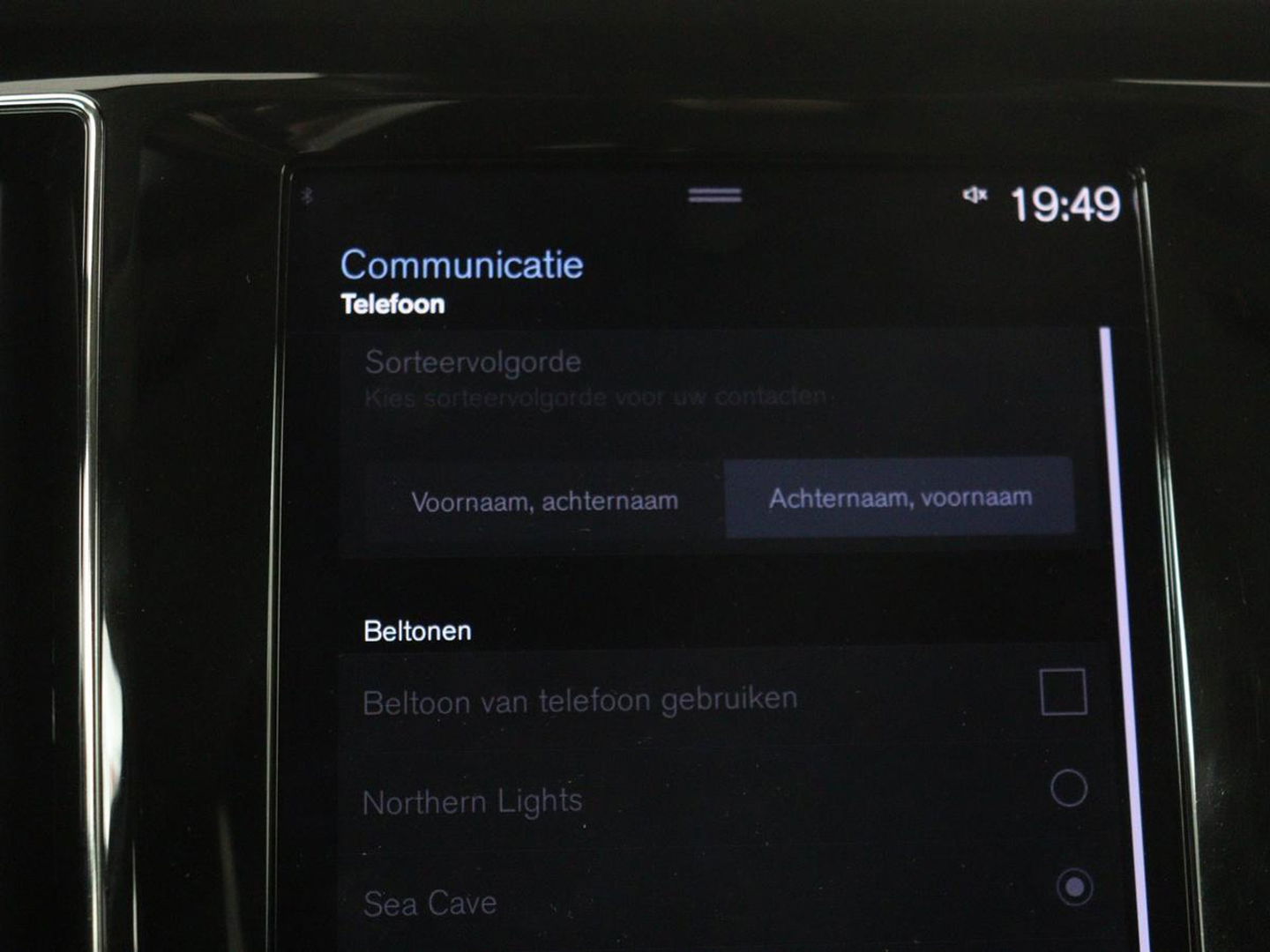 Volvo V60 2.0 B4 Momentum | Stoel & stuurverwarming | Trekhaak | Camera | Adaptive cruise | Carplay | Achterbankverwarming | Full LED | Navigatie