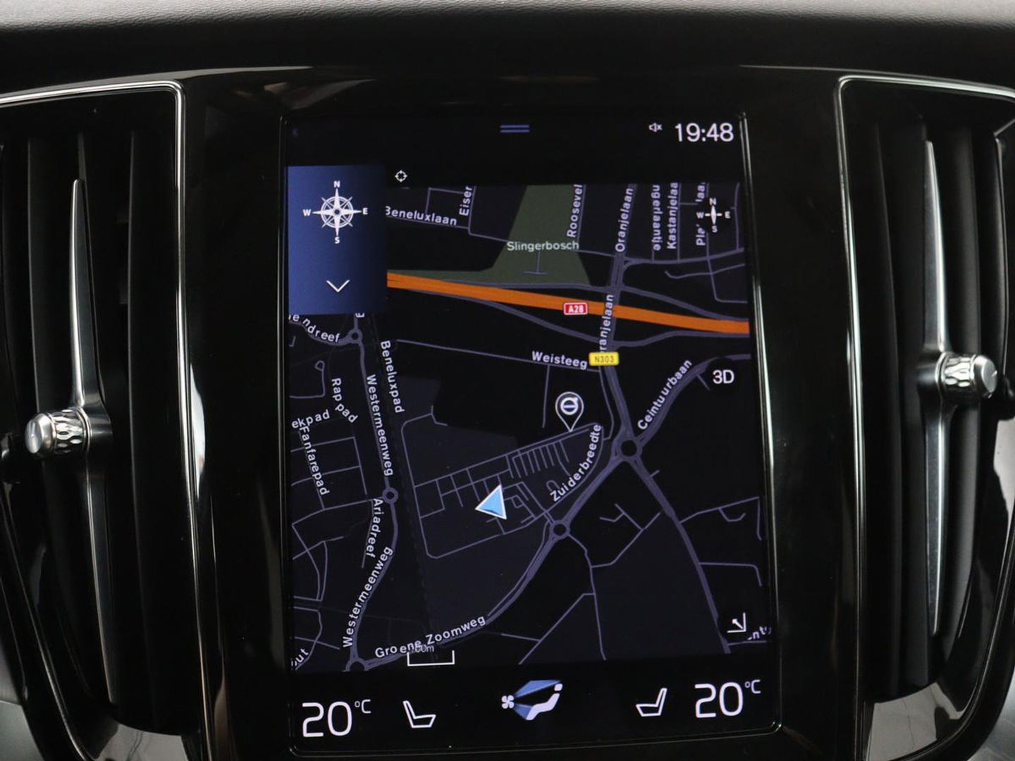 Volvo V60 2.0 B4 Momentum | Stoel & stuurverwarming | Trekhaak | Camera | Adaptive cruise | Carplay | Achterbankverwarming | Full LED | Navigatie