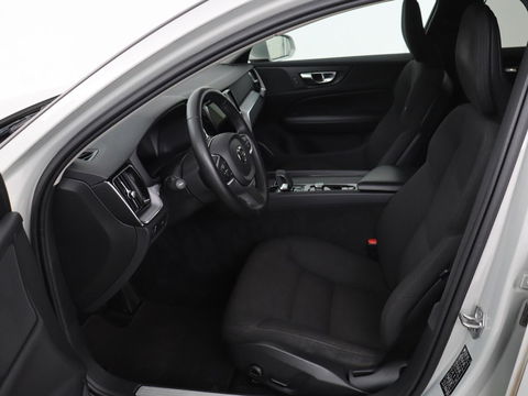 Volvo V60 2.0 B4 Momentum | Stoel & stuurverwarming | Trekhaak | Camera | Adaptive cruise | Carplay | Achterbankverwarming | Full LED | Navigatie